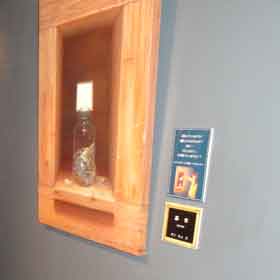 ���̓I�ɕ`���ꂽ�z�ƕr